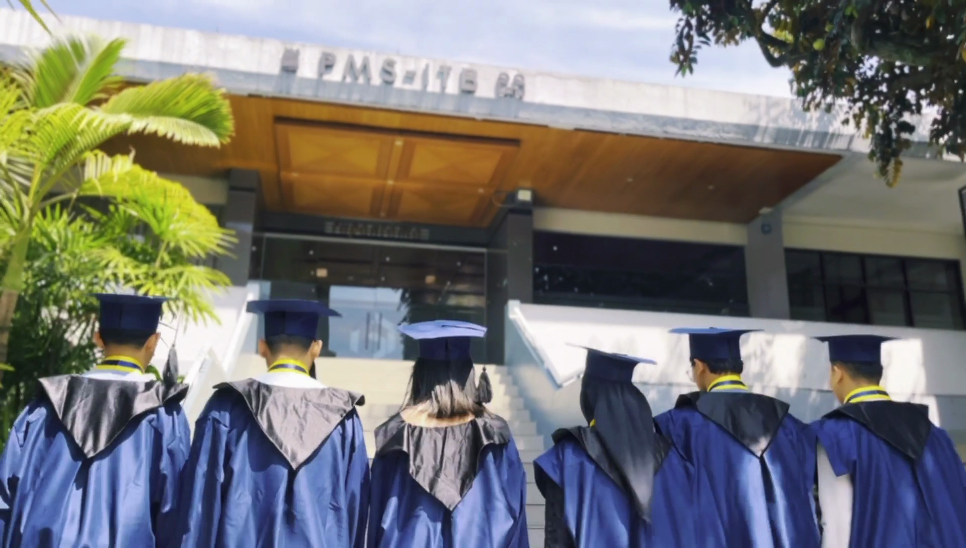 Wisudawan Polman Bandung
